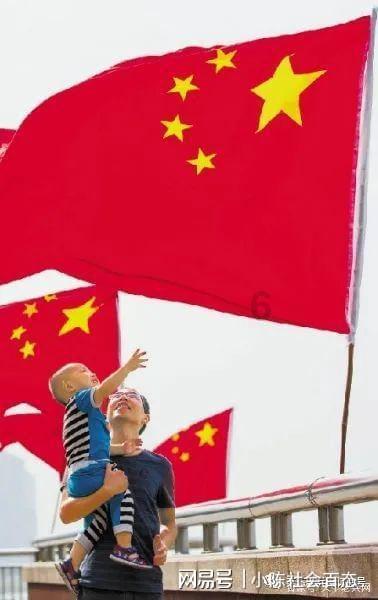 大学生应不应该谈恋爱？说点现实的游戏画面